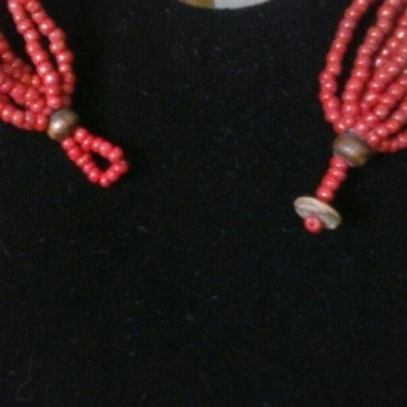 Red bead necklace - Picture 4 of 4