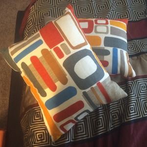 2 Decor Pillows