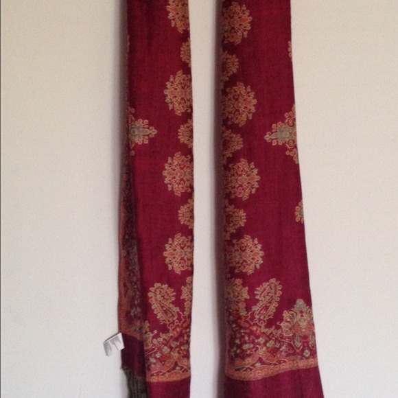 Scarf - Picture 2 of 4