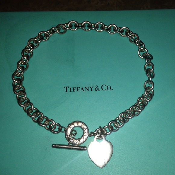 Genuine Tiffany necklace....wiling to negotiate!😍