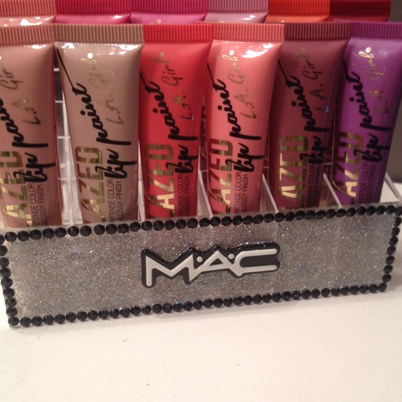 Lipstick holder holds 24 lippies.