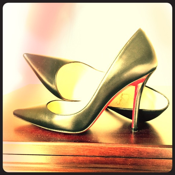 Christian Louboutin Apostrophy Black 4.5