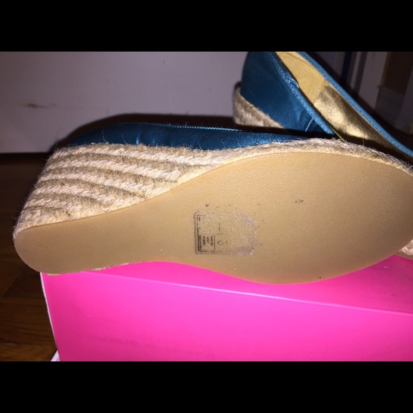 Pretty turquoise wedges - Picture 3 of 4