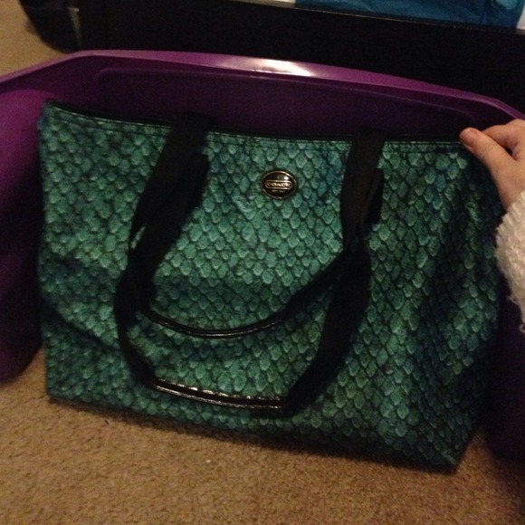 Flawless coach getaway bag