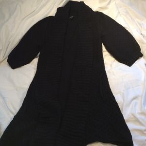 Long black Guess sweater