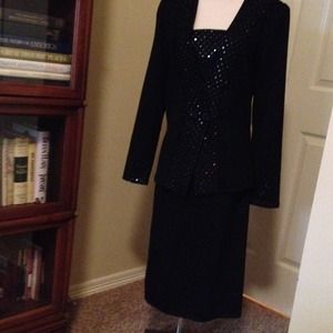 Head turning 2-piece night on the town  party suit