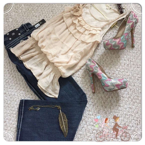 Multi Print Pumps️ w/A Hint Of Sparkle & Gleam. - Picture 2 of 4