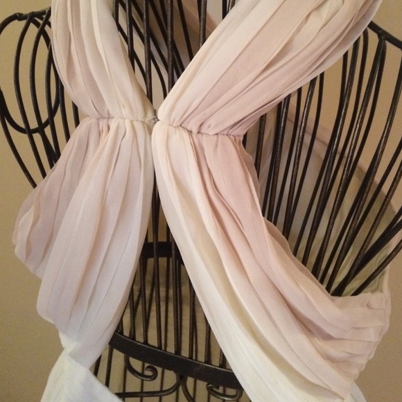 Gorgeous cream dress! - Picture 3 of 4