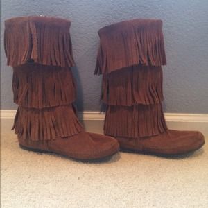 Minnetonka 3 layer fringe boot