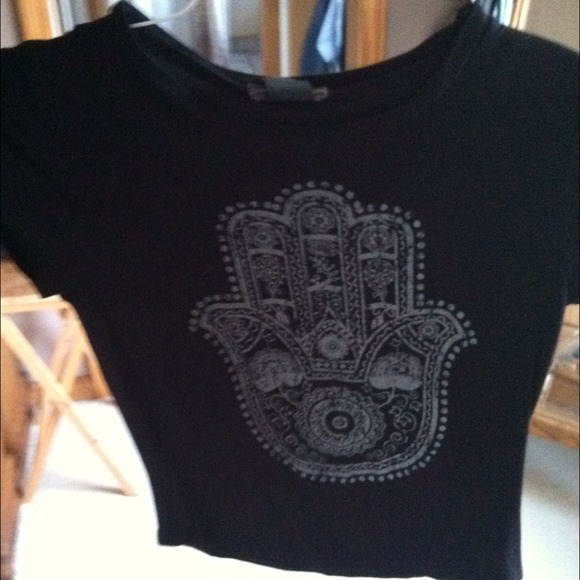 Black hamsa hand tshirt