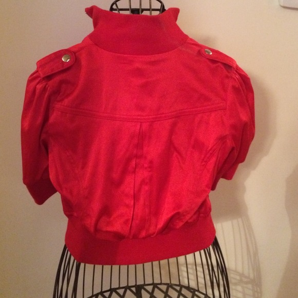 Red jacket! - Picture 2 of 4