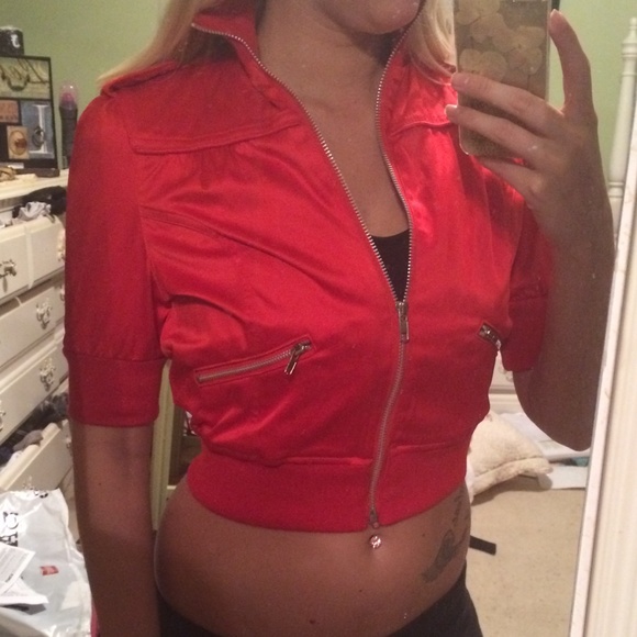Red jacket! - Picture 3 of 4