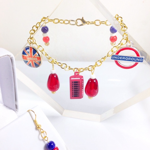 London Calling Charm Bracelet & Earrings - Picture 2 of 3