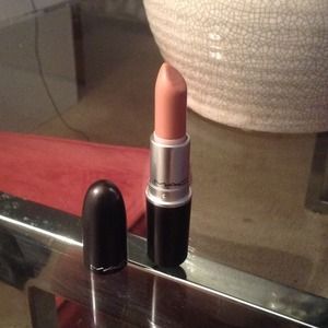 Free ship Mac creme d' nude lipstick
