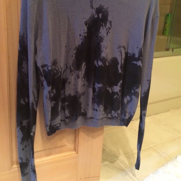 SOLD ❌ ❌ super cute sweater