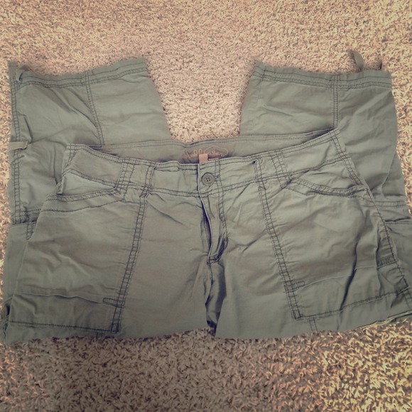 Hollister cargo capris