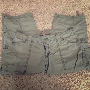 Hollister cargo capris
