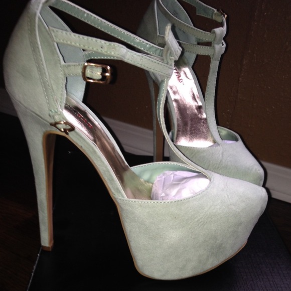 Have to much shoes - Picture 4 of 4