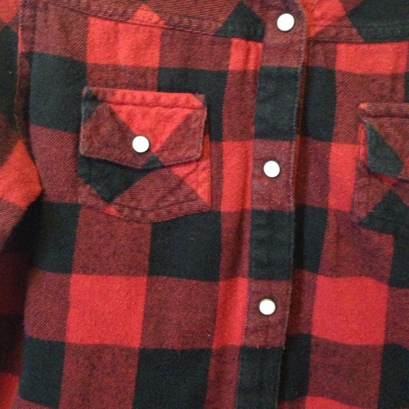 Beautiful shirt! - Picture 2 of 2