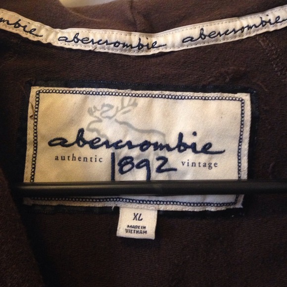 Cute and comfy brown jacket! - Picture 2 of 3