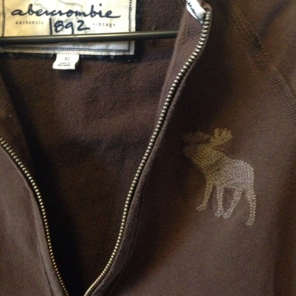 Cute and comfy brown jacket! - Picture 3 of 3