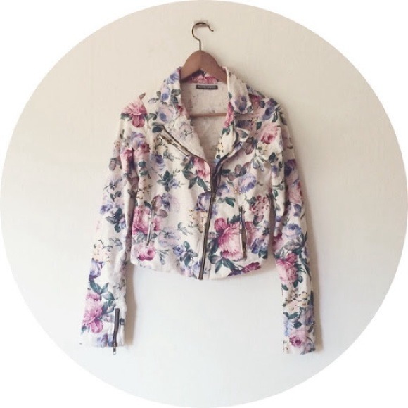 *Pics aren't mine* Brandy Melville floral jacket