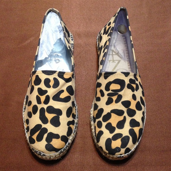 Enzo Angiolini Leopard Espadrille Flats
