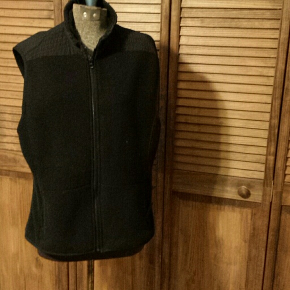 Woolrich black fleece vest