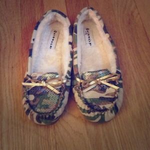 Camo sequence moccasins