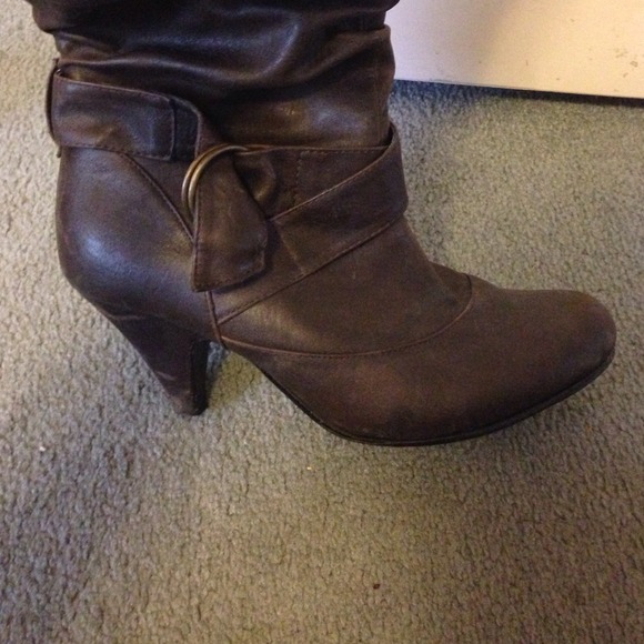 High boots! - Picture 2 of 4