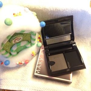 Mary Kay compact