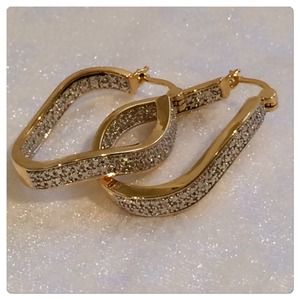 🎁Diamond Gold Plated Wavy Hoop Earrings🎁