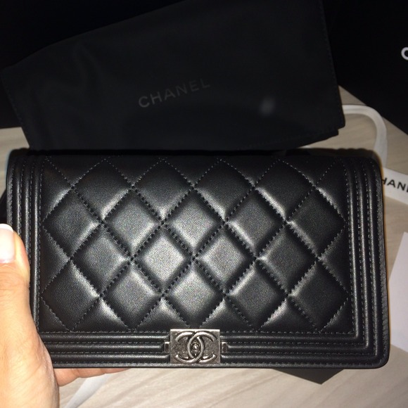 🚫SOLD🚫Authentic Chanel Boy Flap Calfskin Wallet - Picture 2 of 4