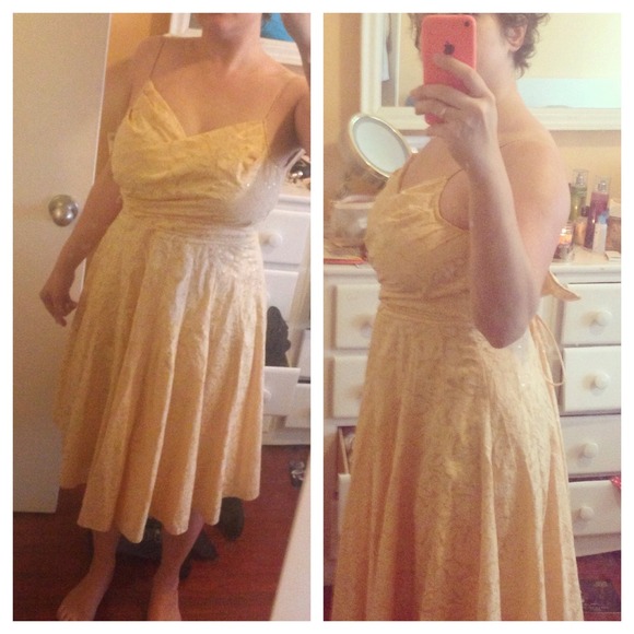 SOLD IN BUNDLE HP Vintage looking Creamy yellow - Picture 4 of 4