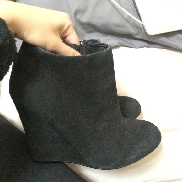 Steve Madden Black suede wedge booties