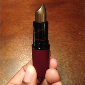 MAC Viva Glam Rihanna 2 Lipstick