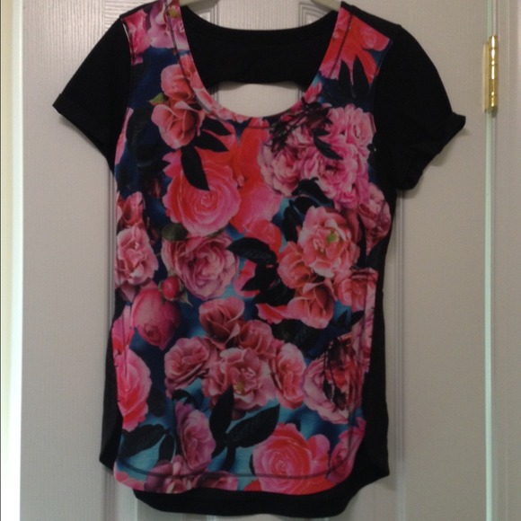 Lululemon top