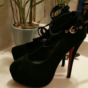 ####SOLD#Beautiful heels size 7 brand new with box