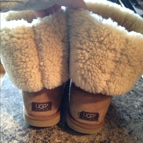 Ugg boots tall tan classic