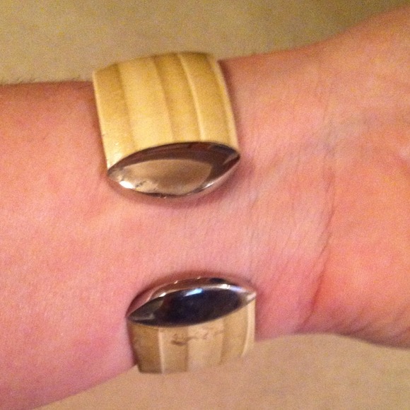 Watch - Picture 2 of 2