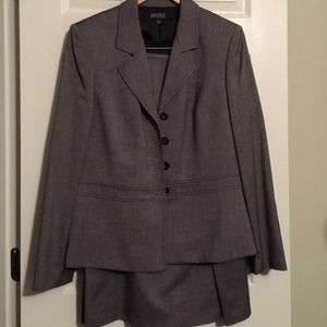 Ladies suit, jacket and skirt, like new