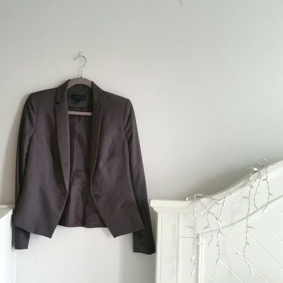 ▪ new ▪ peplum blazer