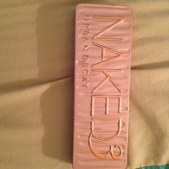 Naked 3 pallet