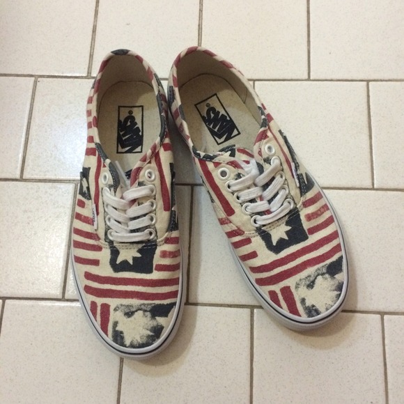 NWOT Vans Authentic Van Doren Shoes