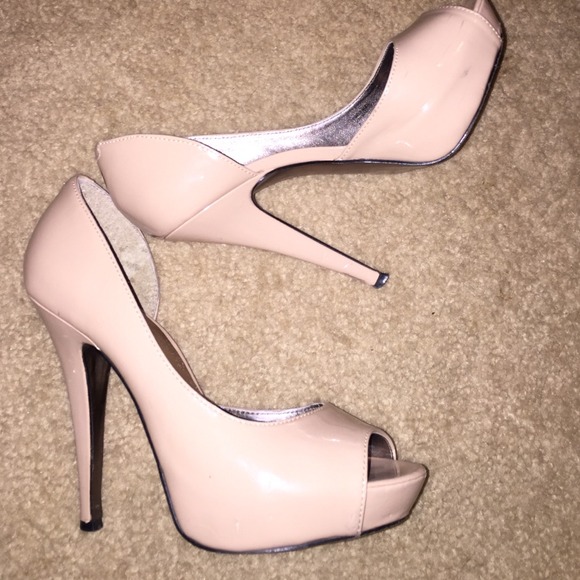 Steve Madden Nude, Peep-toe Pumps