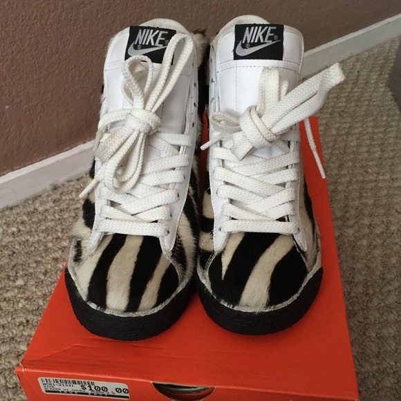 🚫SOLD🚫Nike Women's Zebra Blazers - Picture 2 of 4