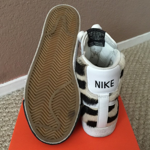 🚫SOLD🚫Nike Women's Zebra Blazers - Picture 3 of 4