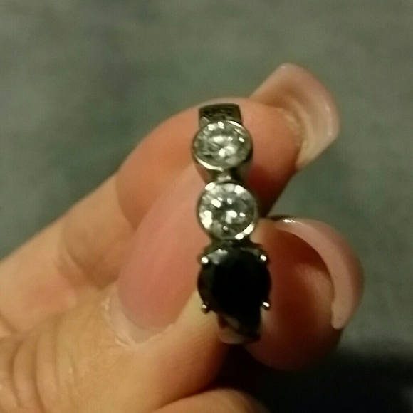 Ring - Picture 3 of 3