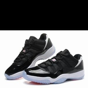 Jordan11Lows....Men10.5Authentic..MEN.