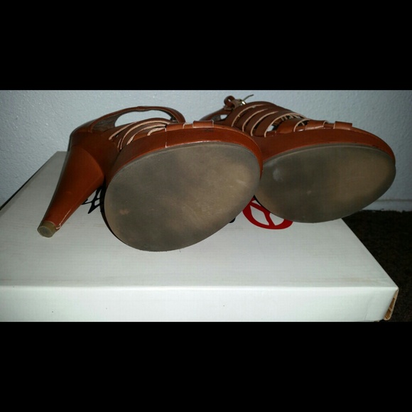 Sandal - Picture 3 of 3